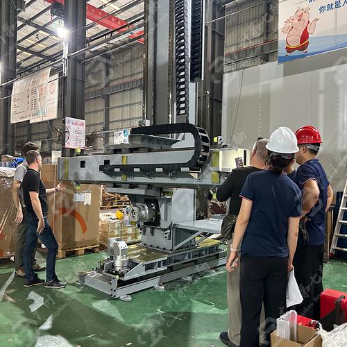 廣州第七軸桁架機(jī)械手源頭定制廠家高精度歡迎國(guó)外友人來(lái)驗(yàn)廠